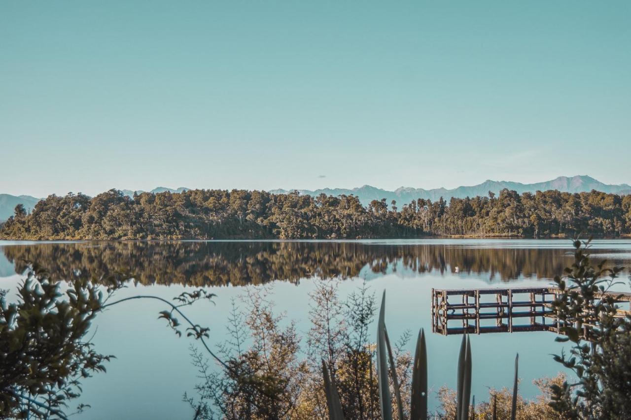 Lake Mahinapua Hotel Ruatapu Bagian luar foto